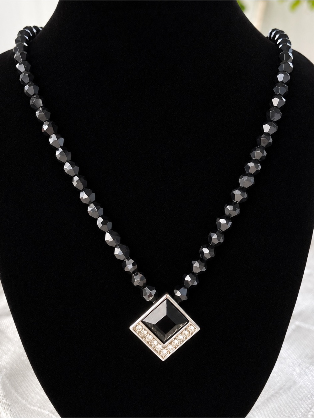 Vintage Trifari Womens Black Beaded Statement Necklace pendant